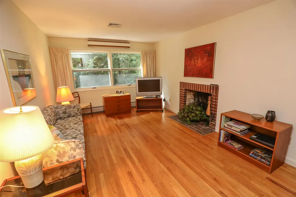 6 Ryan Way Durham NH 03824