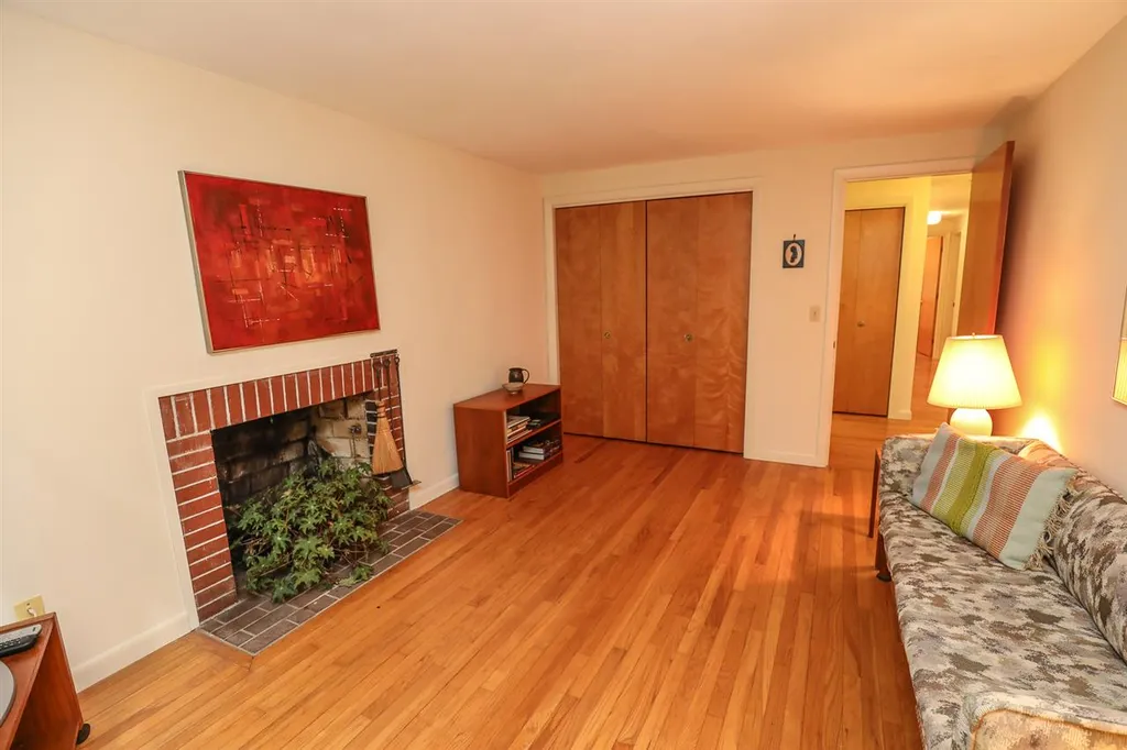 6 Ryan Way Durham NH 03824