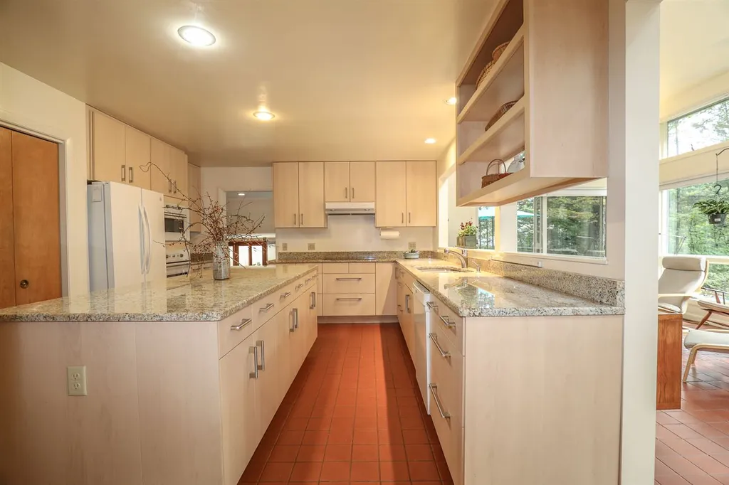 6 Ryan Way Durham NH 03824
