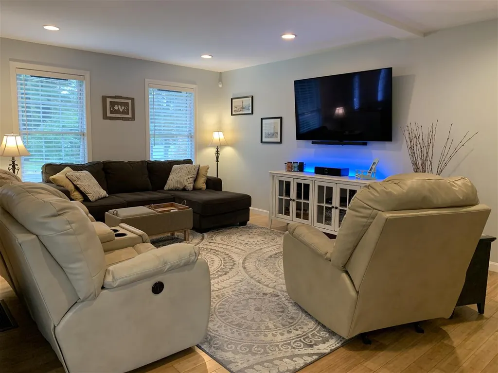 222 Dearborn Road Pembroke NH 03275