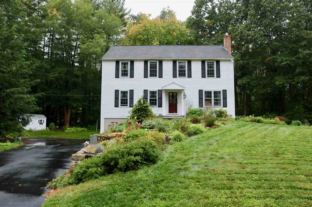 11 Carriage Drive Exeter NH 03833