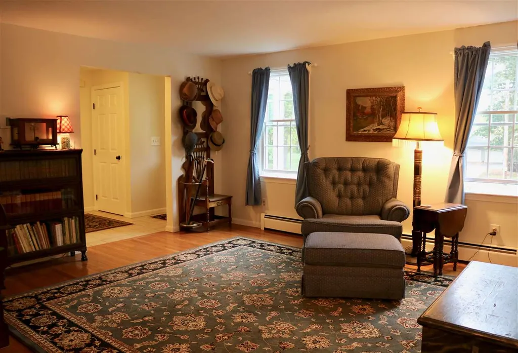 11 Carriage Drive Exeter NH 03833