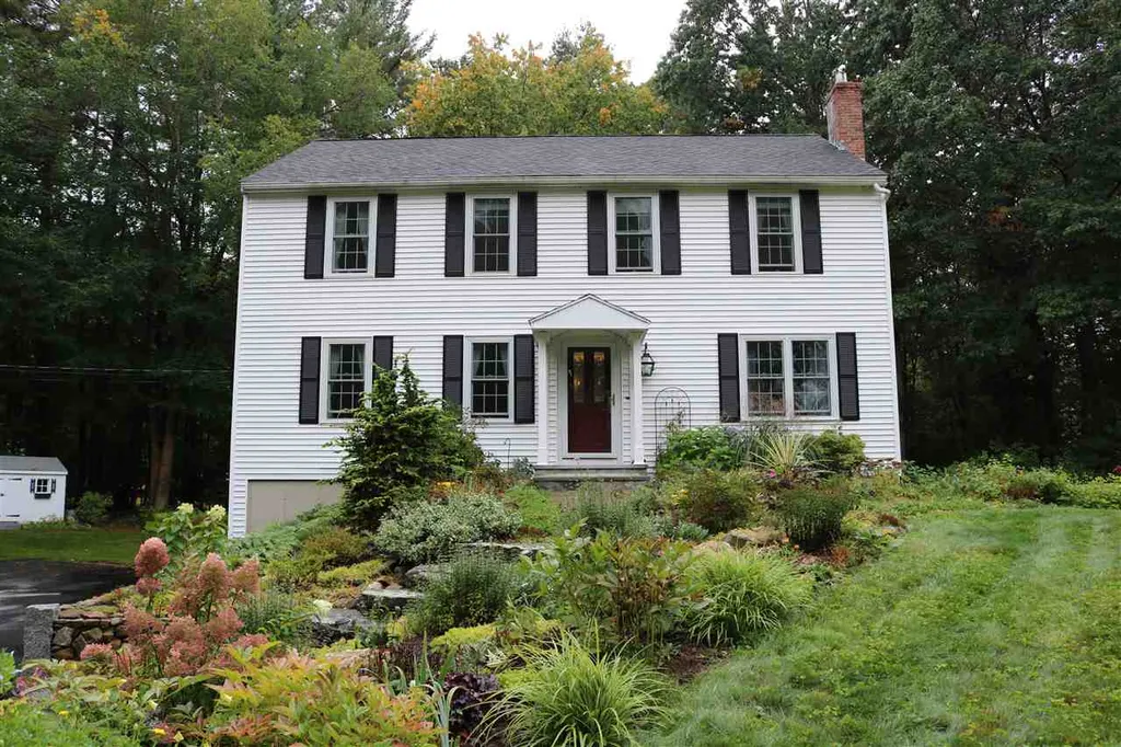 11 Carriage Drive Exeter NH 03833