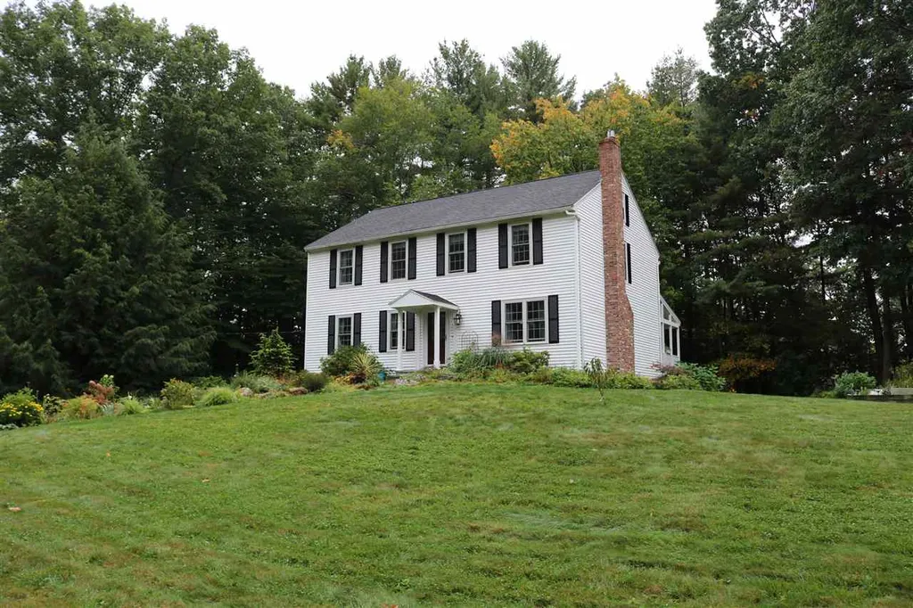 11 Carriage Drive Exeter NH 03833