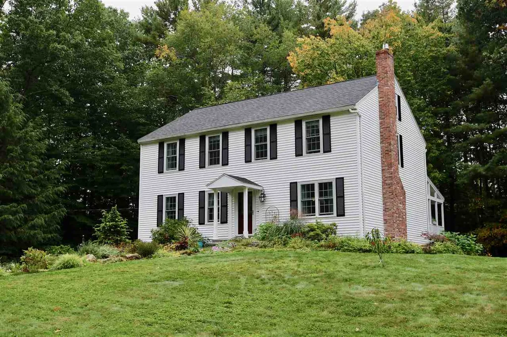 11 Carriage Drive Exeter NH 03833