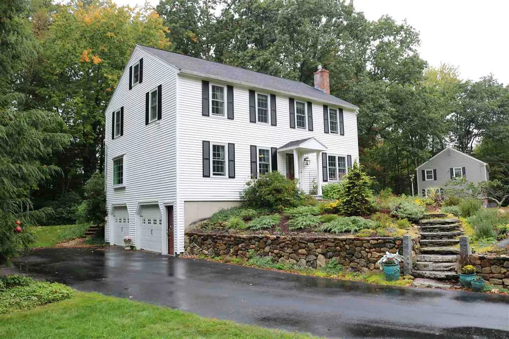 11 Carriage Drive Exeter NH 03833
