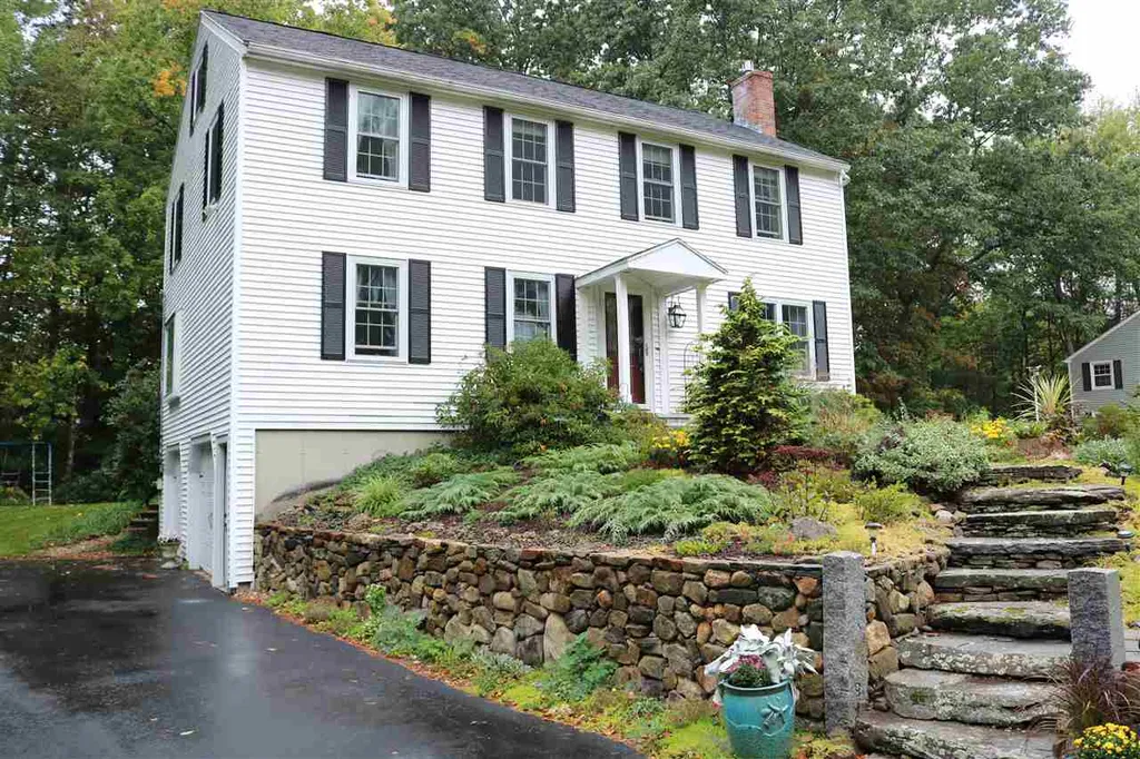 11 Carriage Drive Exeter NH 03833