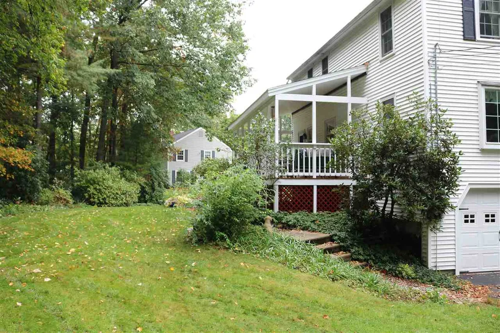 11 Carriage Drive Exeter NH 03833