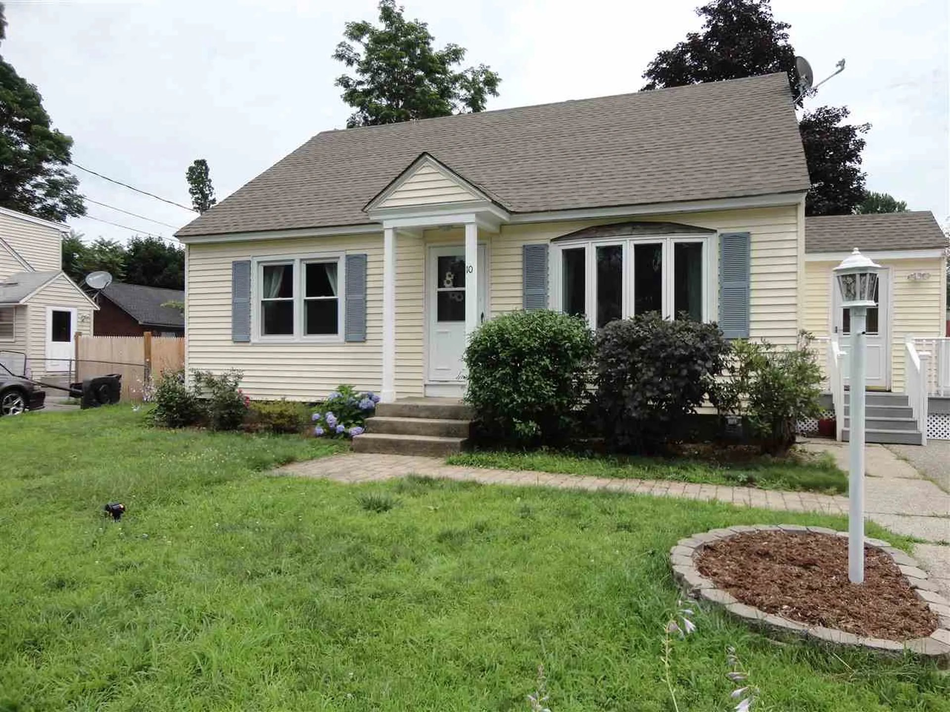10 Orlando Street Nashua NH 03064