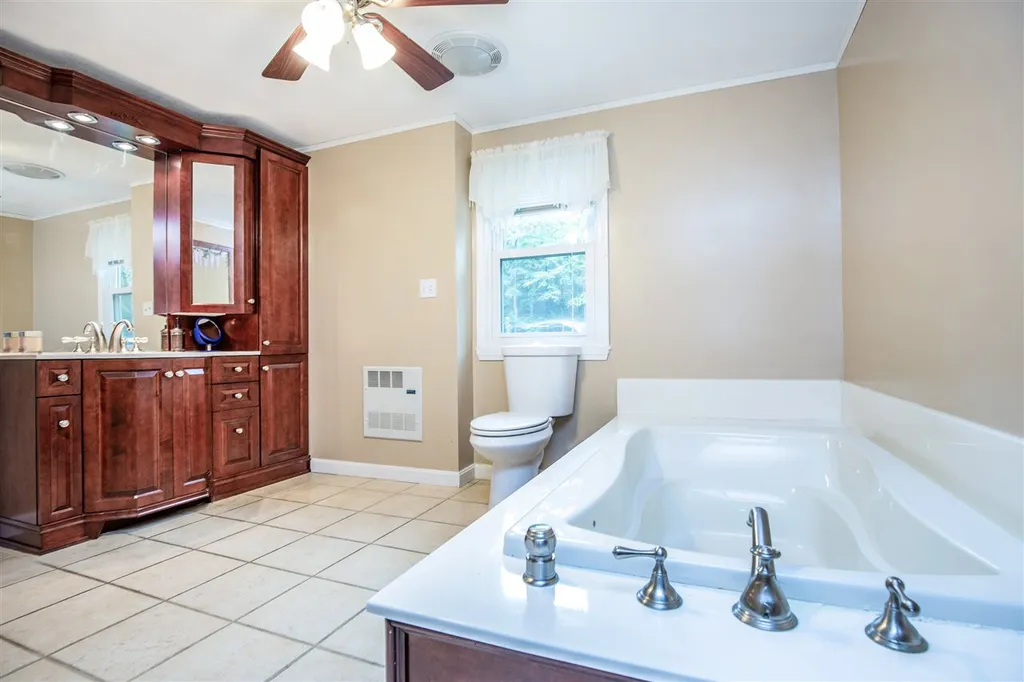 1 Tanglewood Drive Newton NH 03858