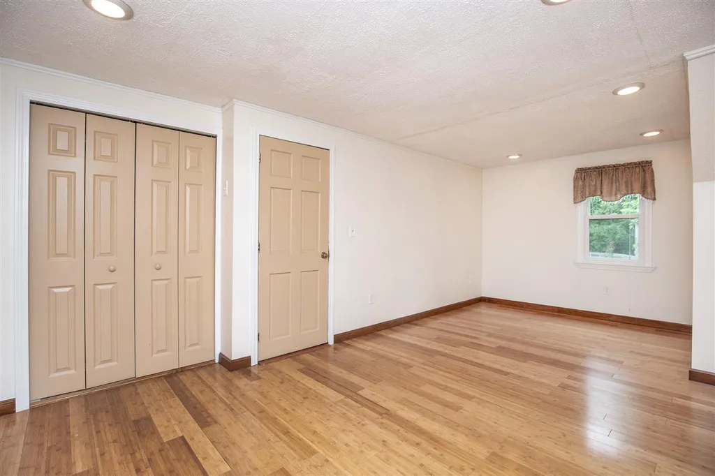 1 Tanglewood Drive Newton NH 03858