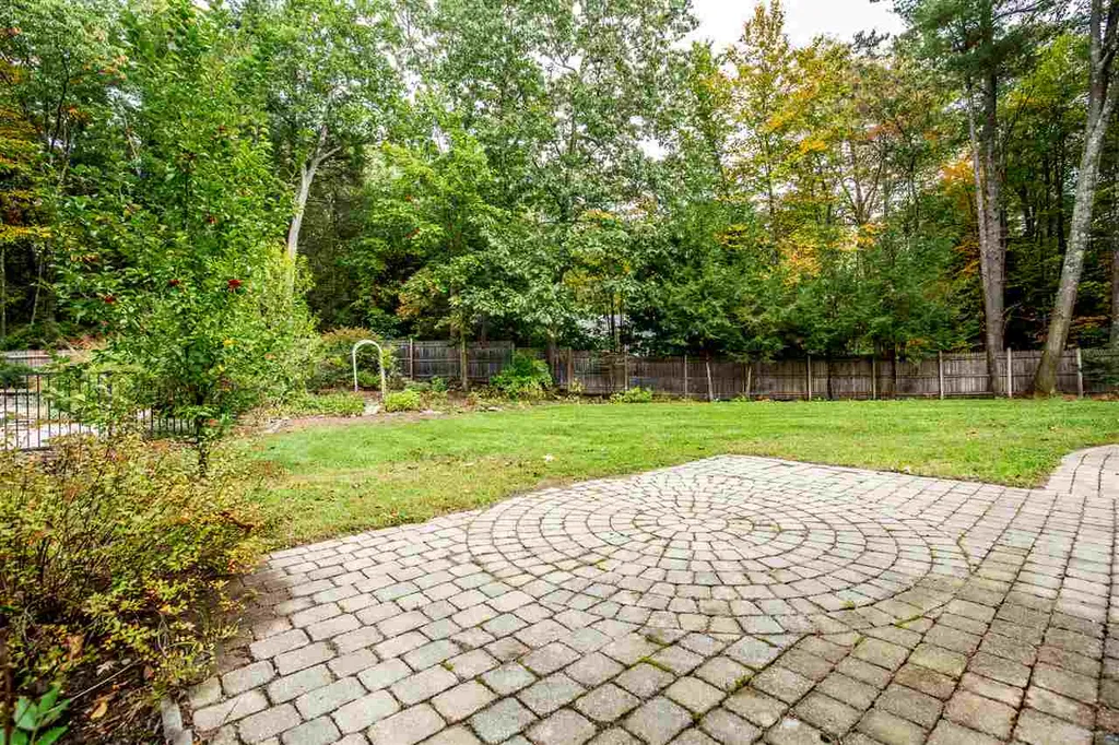 1 Tanglewood Drive Newton NH 03858