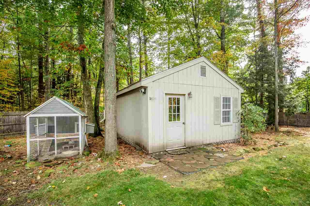 1 Tanglewood Drive Newton NH 03858