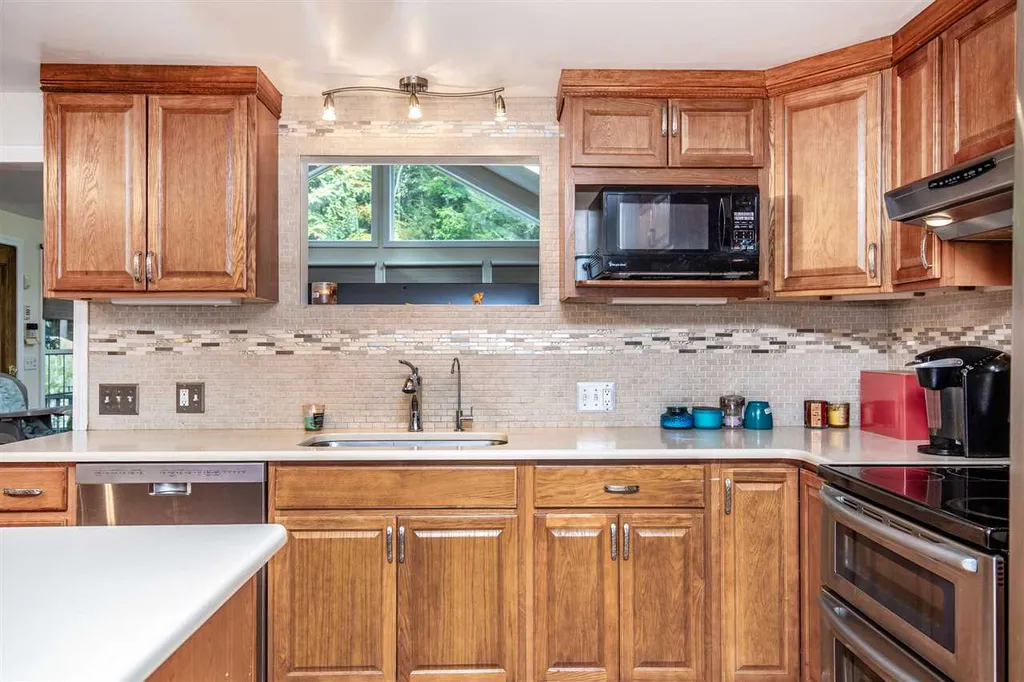 1 Tanglewood Drive Newton NH 03858