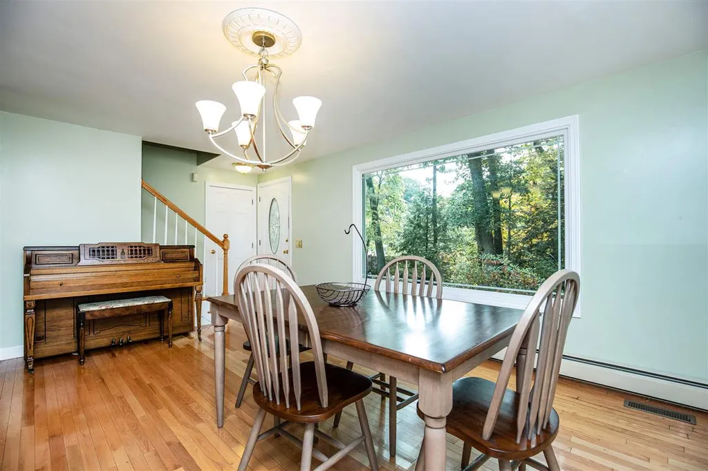 1 Tanglewood Drive Newton NH 03858
