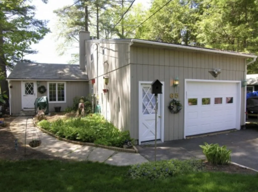 65 Banfield Road Tuftonboro NH 03853