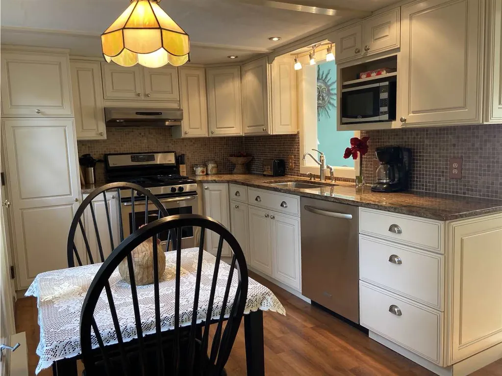 65 Banfield Road Tuftonboro NH 03853