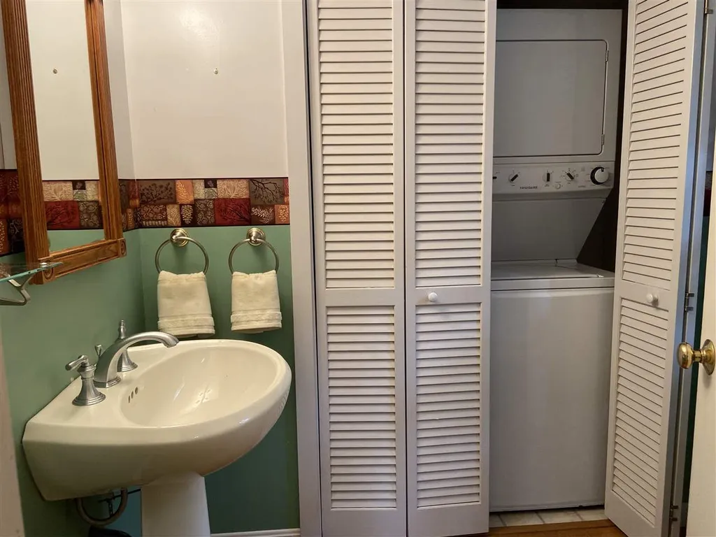 65 Banfield Road Tuftonboro NH 03853