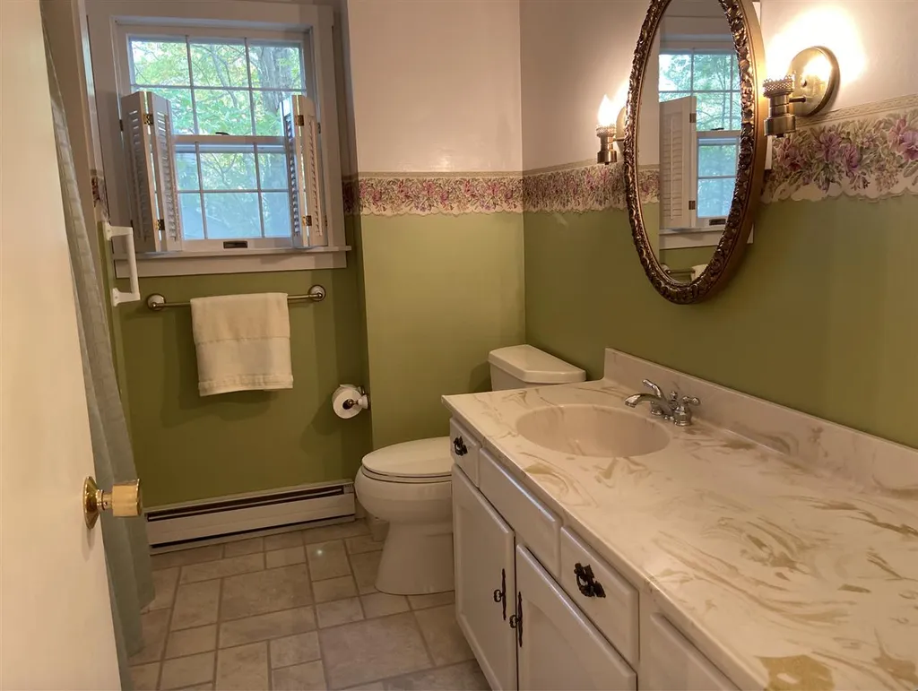 65 Banfield Road Tuftonboro NH 03853