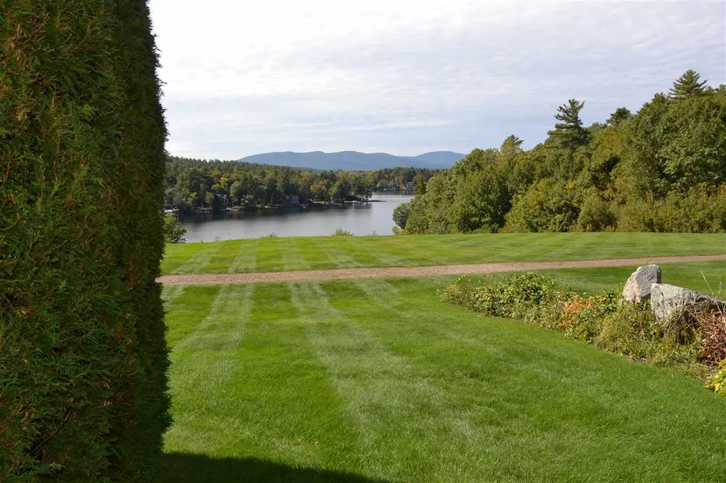 7 Mountain West Drive Wolfeboro NH 03894