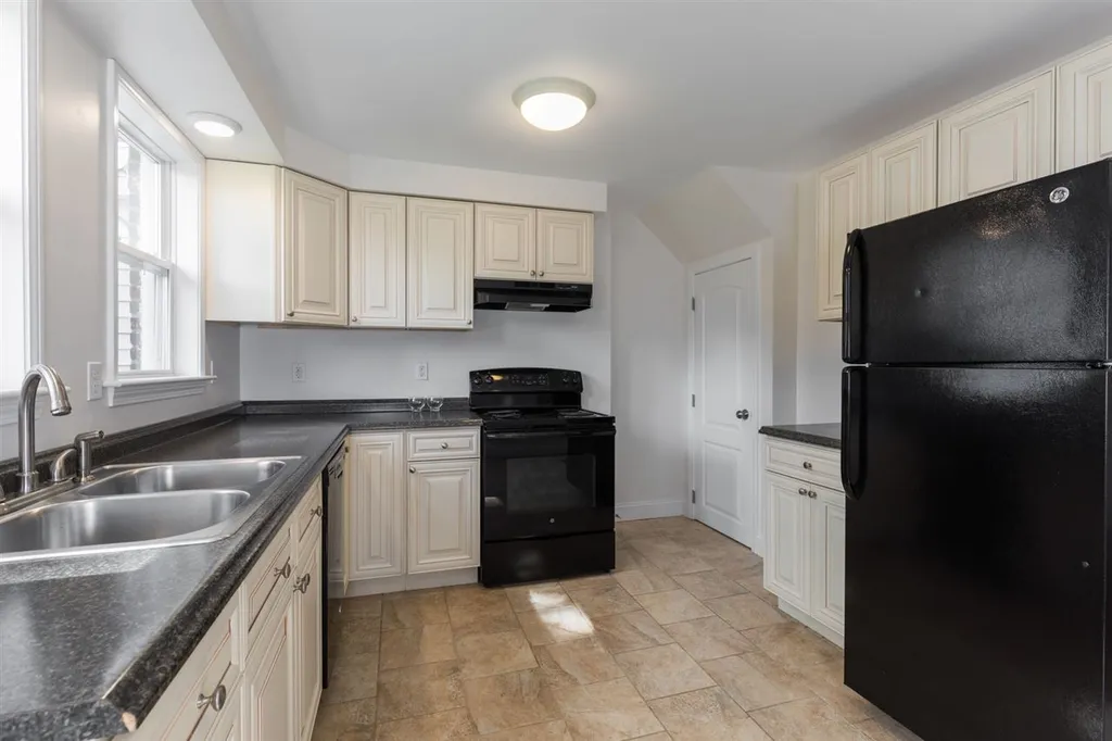 131 Porpoise Way Portsmouth NH 03801