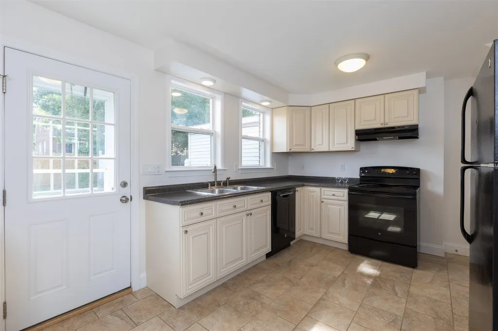 131 Porpoise Way Portsmouth NH 03801