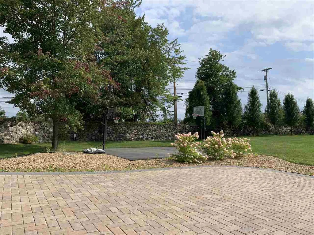 50 Range Road Windham NH 03087