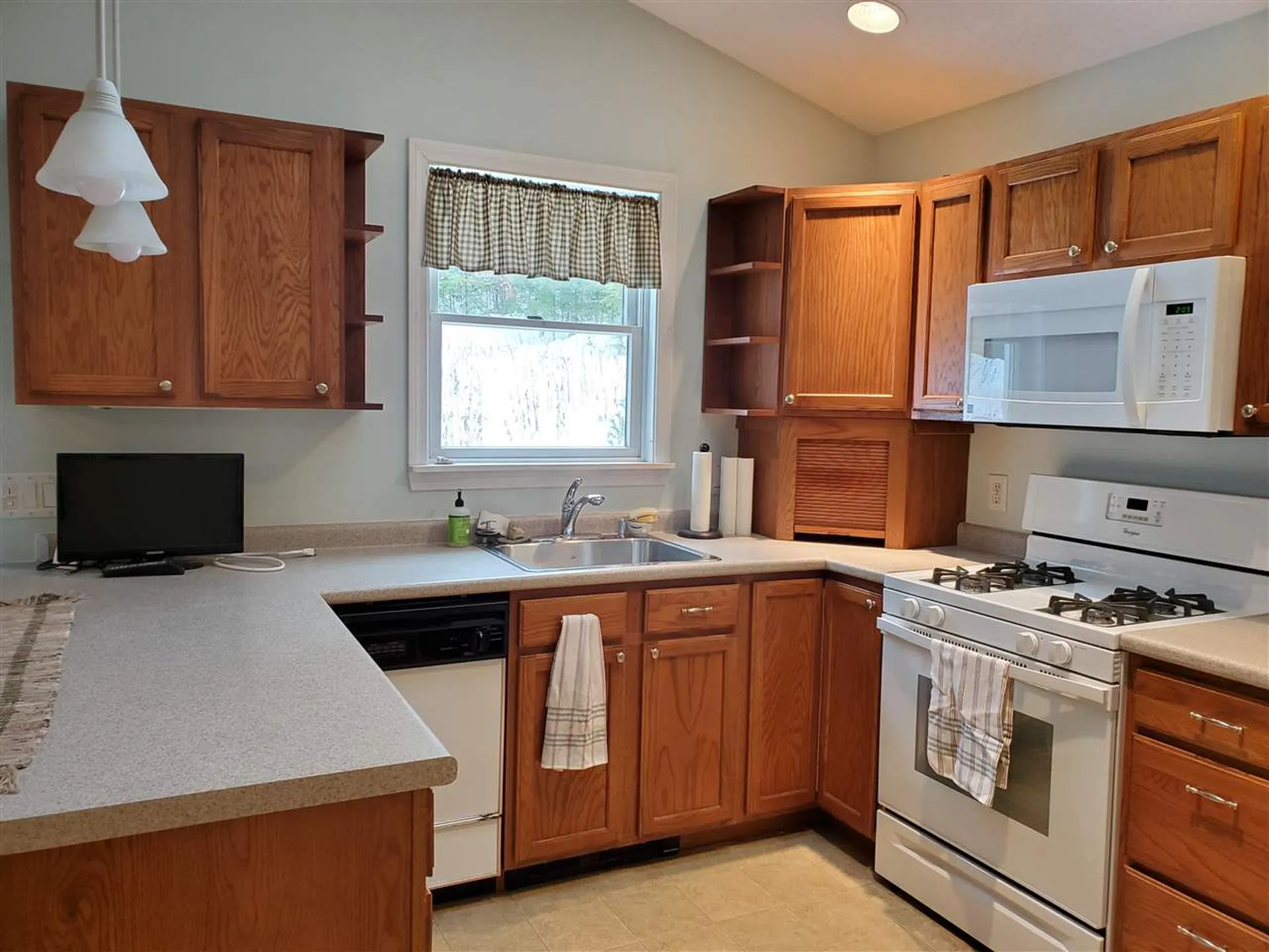 16 Gould Road Canaan NH 03741