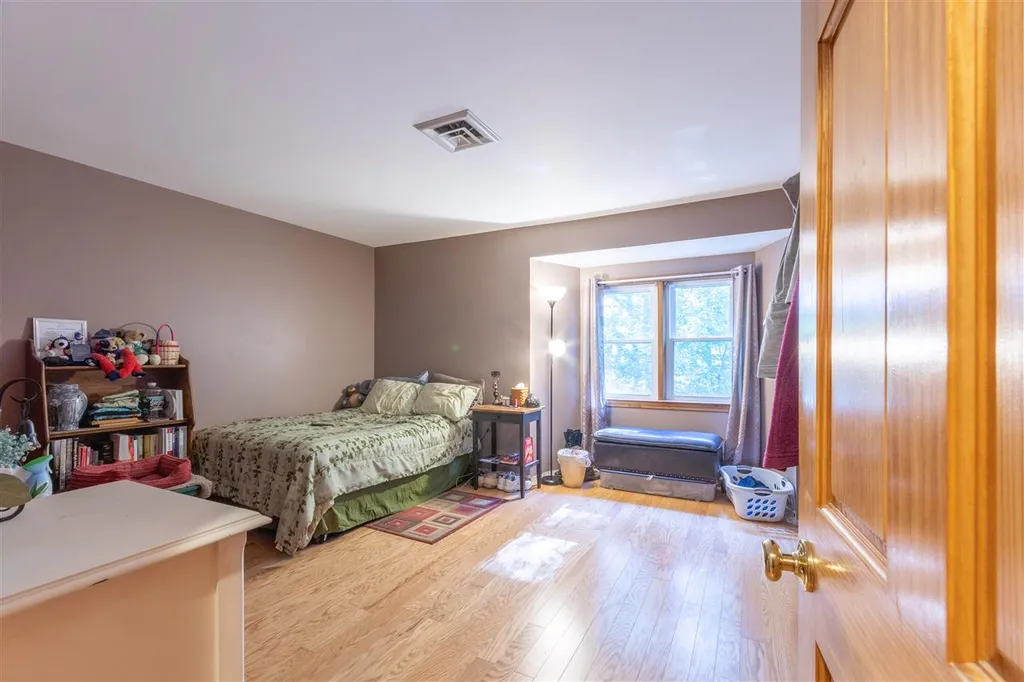 9 Blackstone Drive Nashua NH 03063