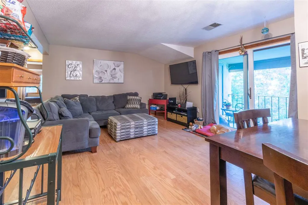 9 Blackstone Drive Nashua NH 03063