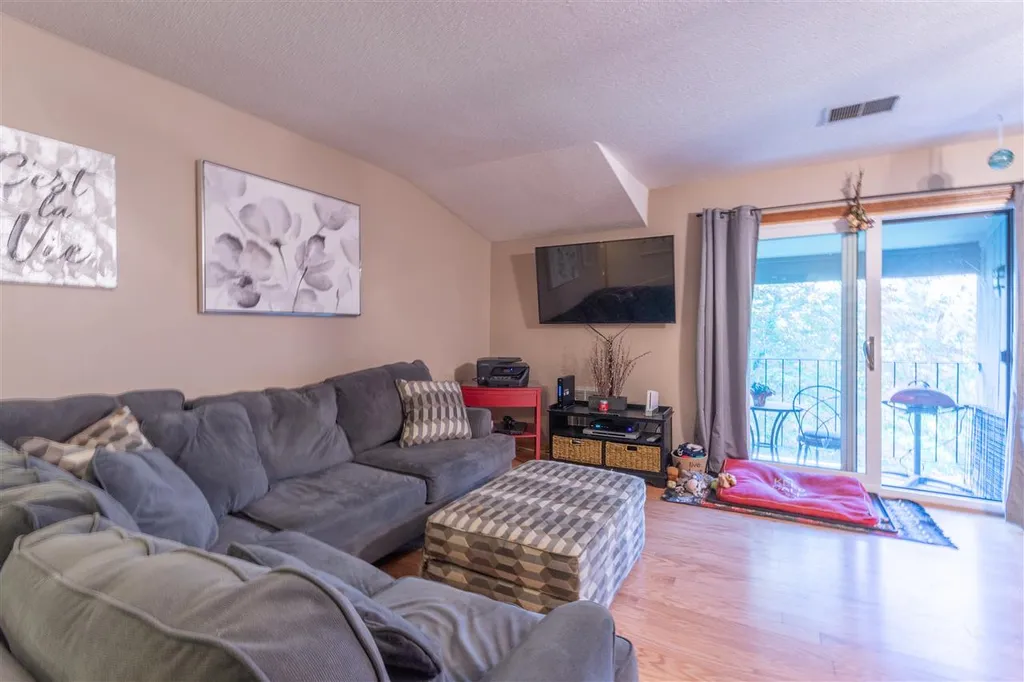 9 Blackstone Drive Nashua NH 03063