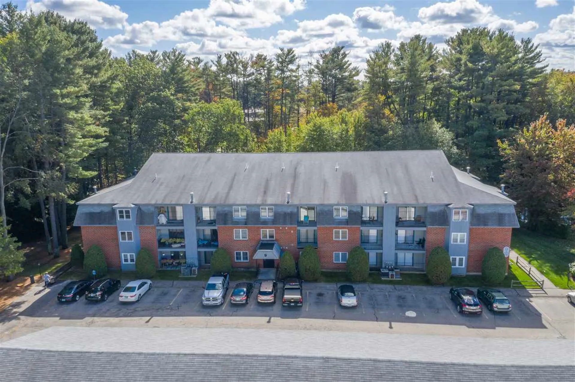 9 Blackstone Drive Nashua NH 03063