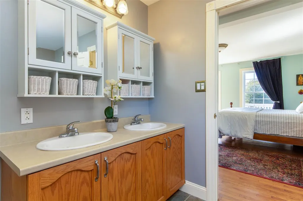 257 Upper Meadow Lane Charlotte VT 05445
