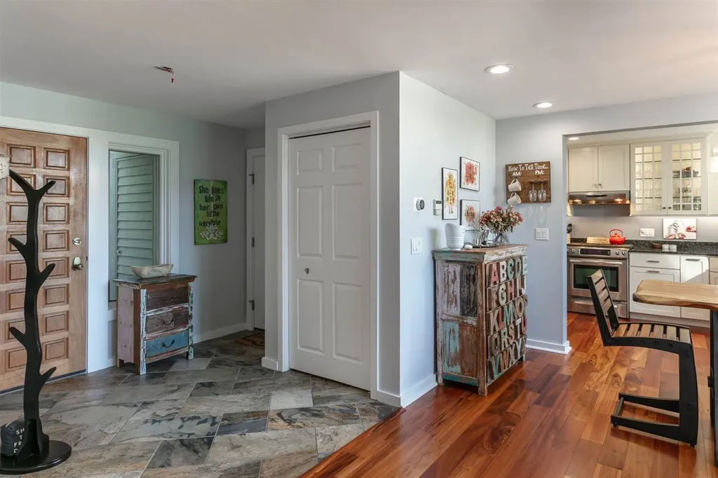 11 The Seasons Road New London NH 03257