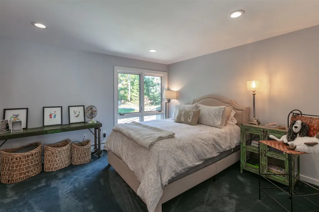 11 The Seasons Road New London NH 03257