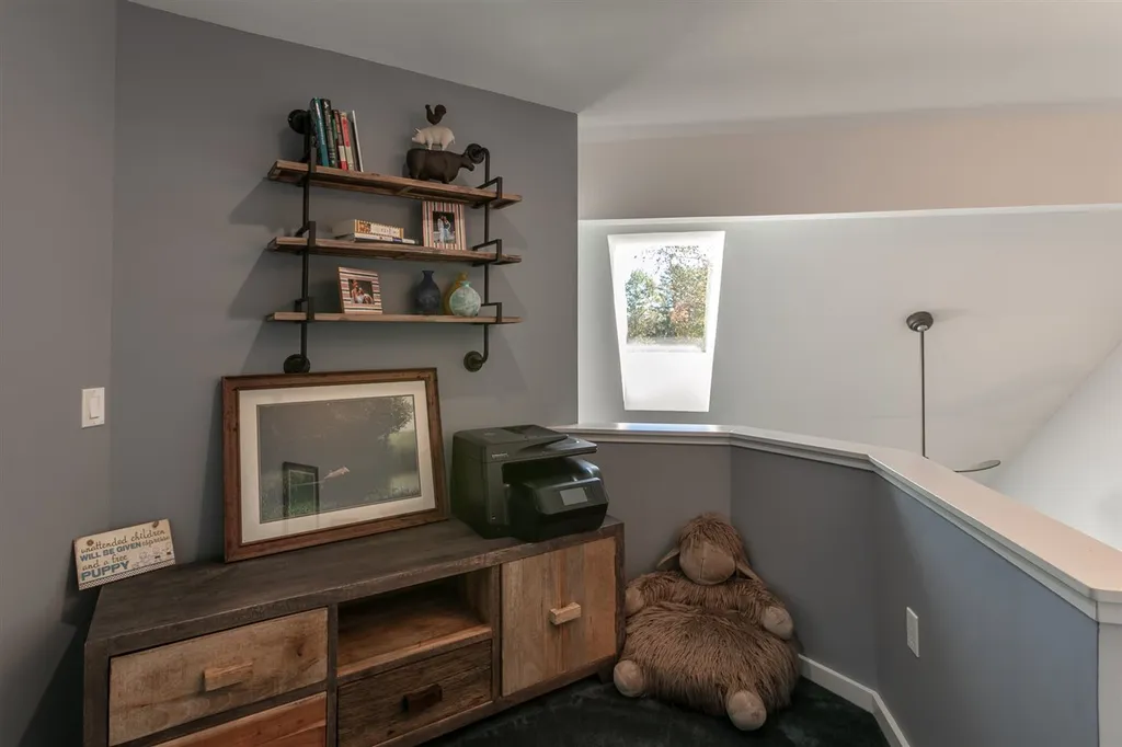 11 The Seasons Road New London NH 03257