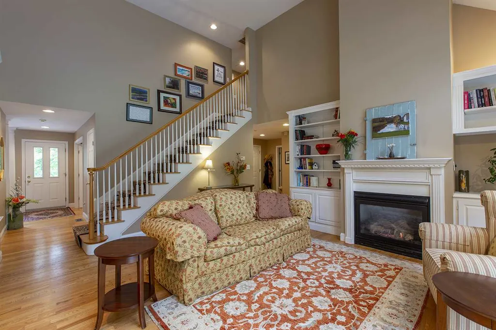 83 Lovering Road North Hampton NH 03862