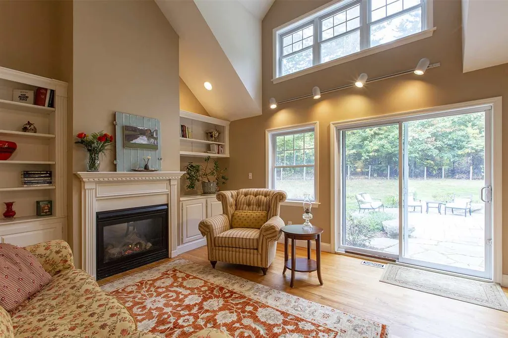83 Lovering Road North Hampton NH 03862