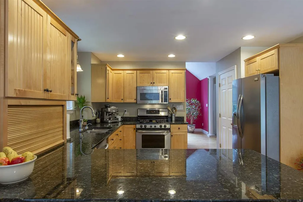 83 Lovering Road North Hampton NH 03862