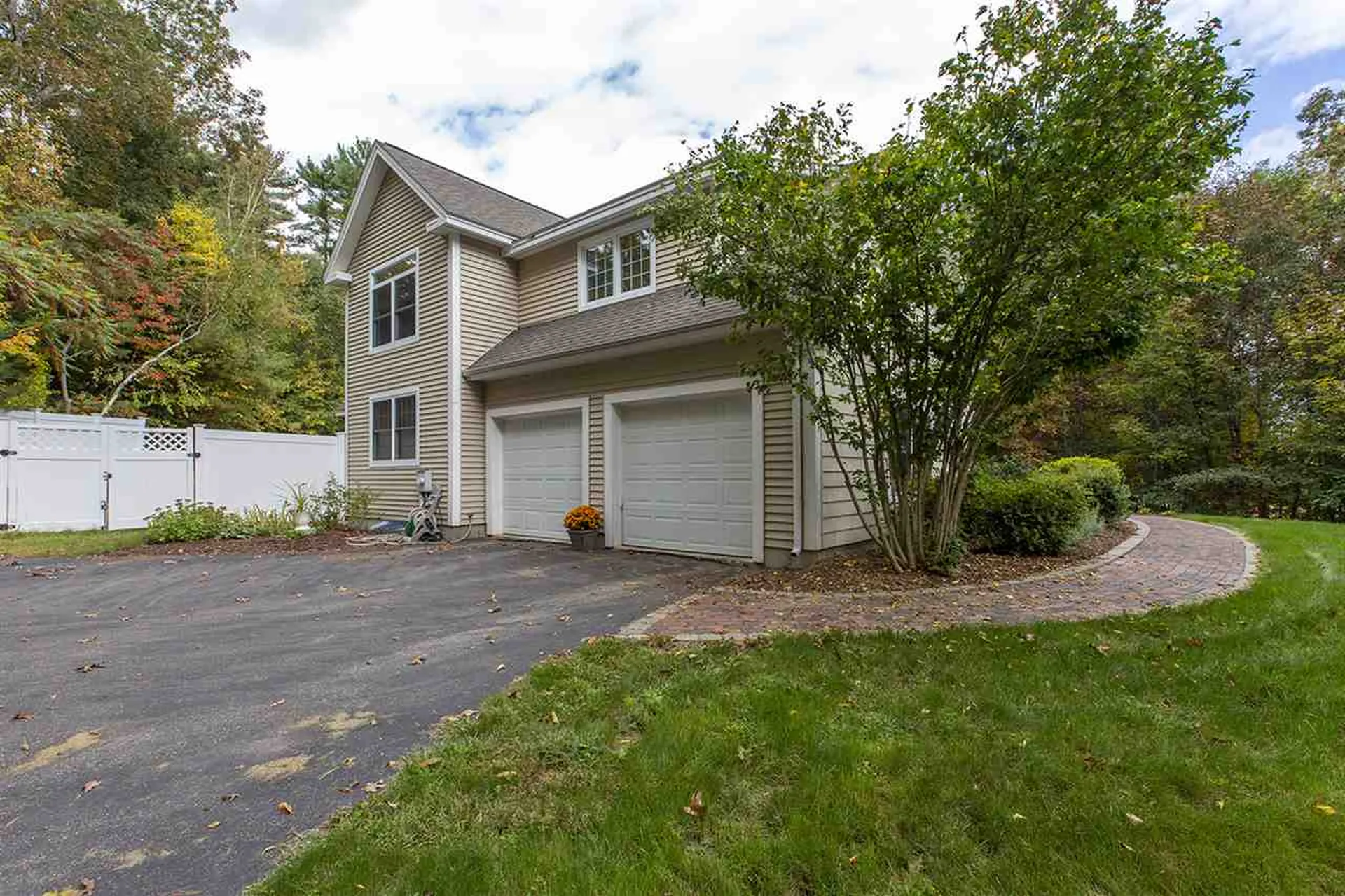 83 Lovering Road North Hampton NH 03862
