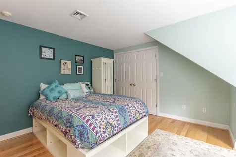 83 Lovering Road North Hampton NH 03862