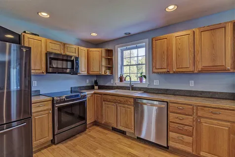 16 North Ridge Road Bradford NH 03221