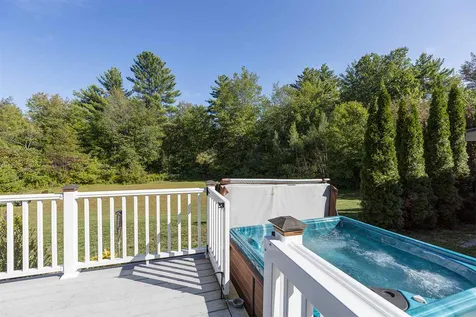 16 North Ridge Road Bradford NH 03221