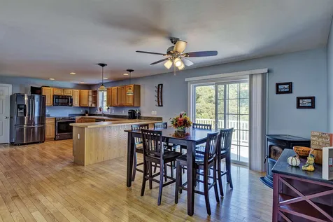16 North Ridge Road Bradford NH 03221