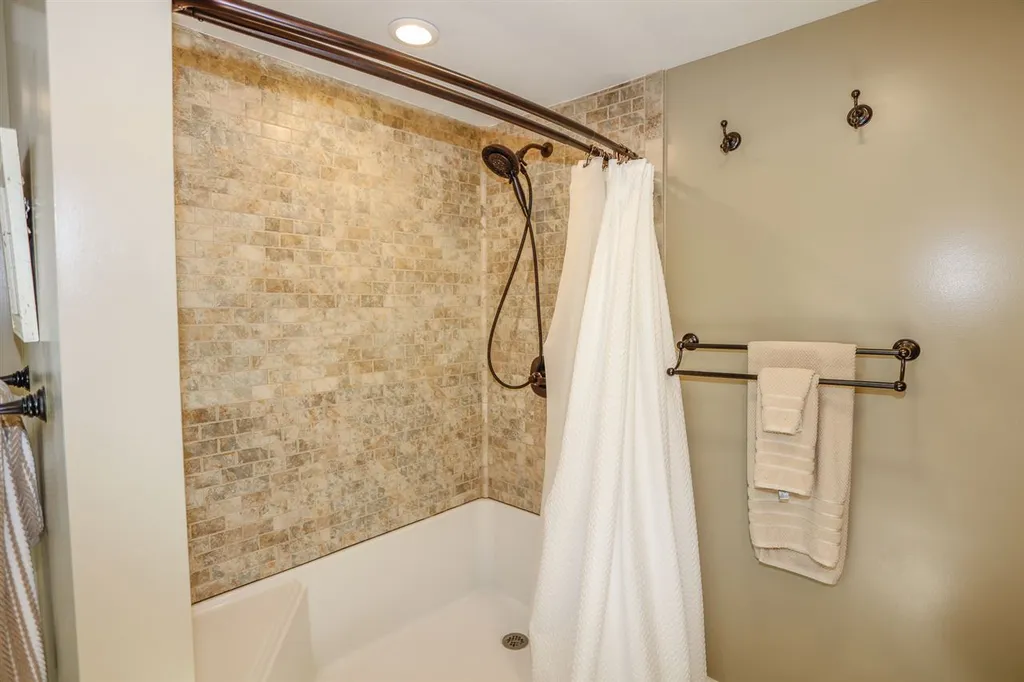 71 Tonset Slope Sunapee NH 03782
