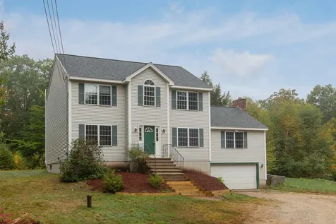 32 Harvey Road Deerfield NH 03037