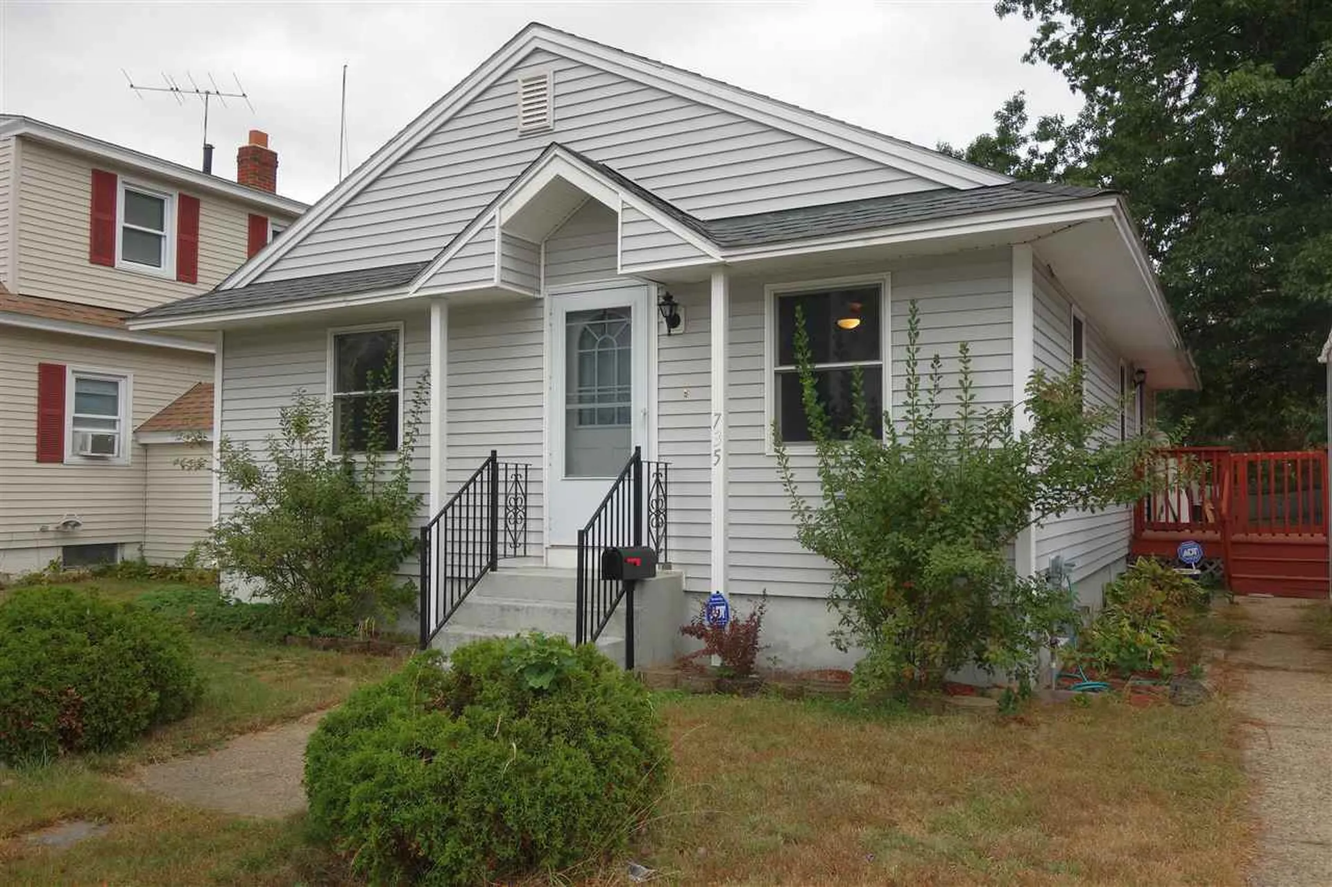 735 Hevey Street Manchester NH 03102