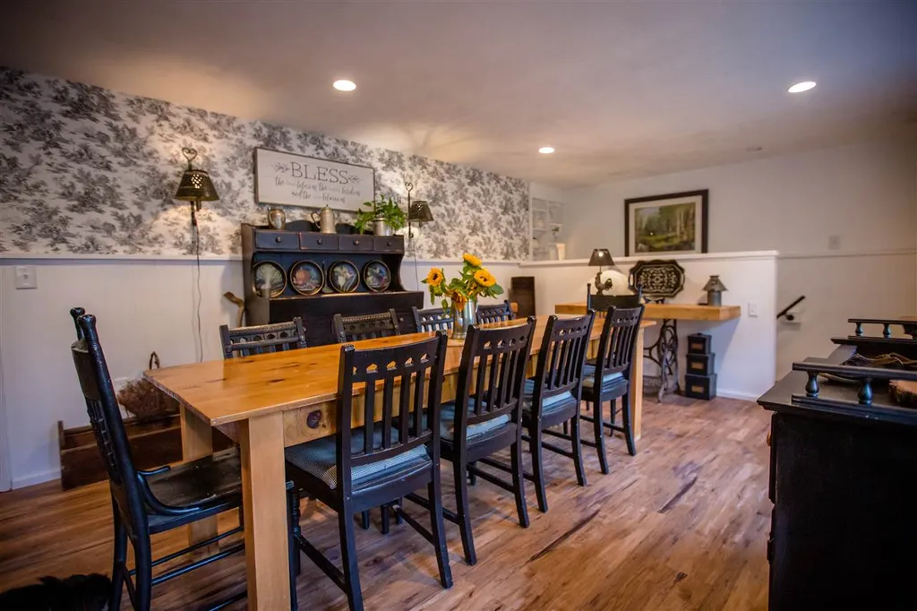 2 Killarney Lane Newport NH 03773
