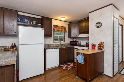 29 Colonial Village Somersworth NH 03878