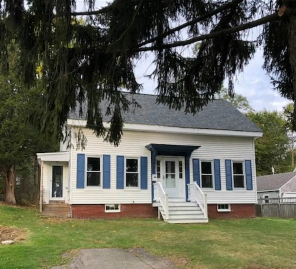 2 Woodbine Avenue Eliot ME 03903